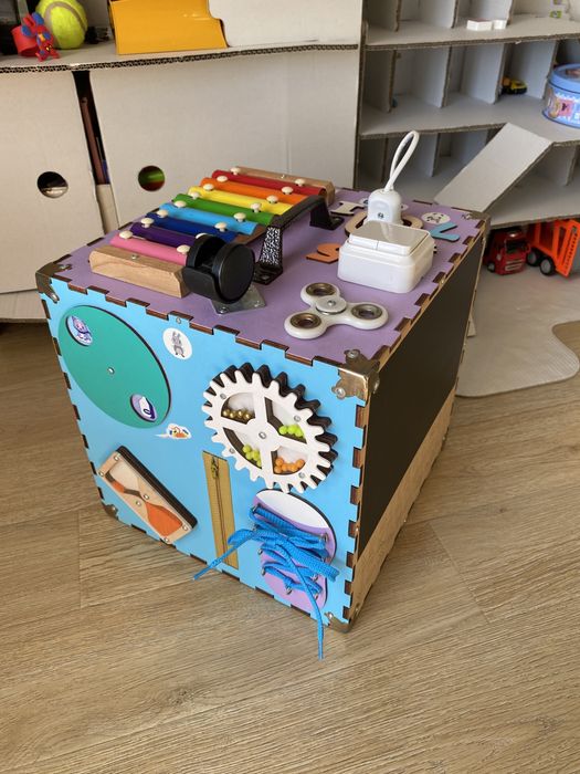 Розвивальний бізікуб Smart House