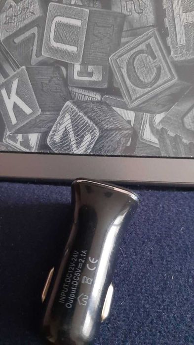 Зарядне в прикурювач