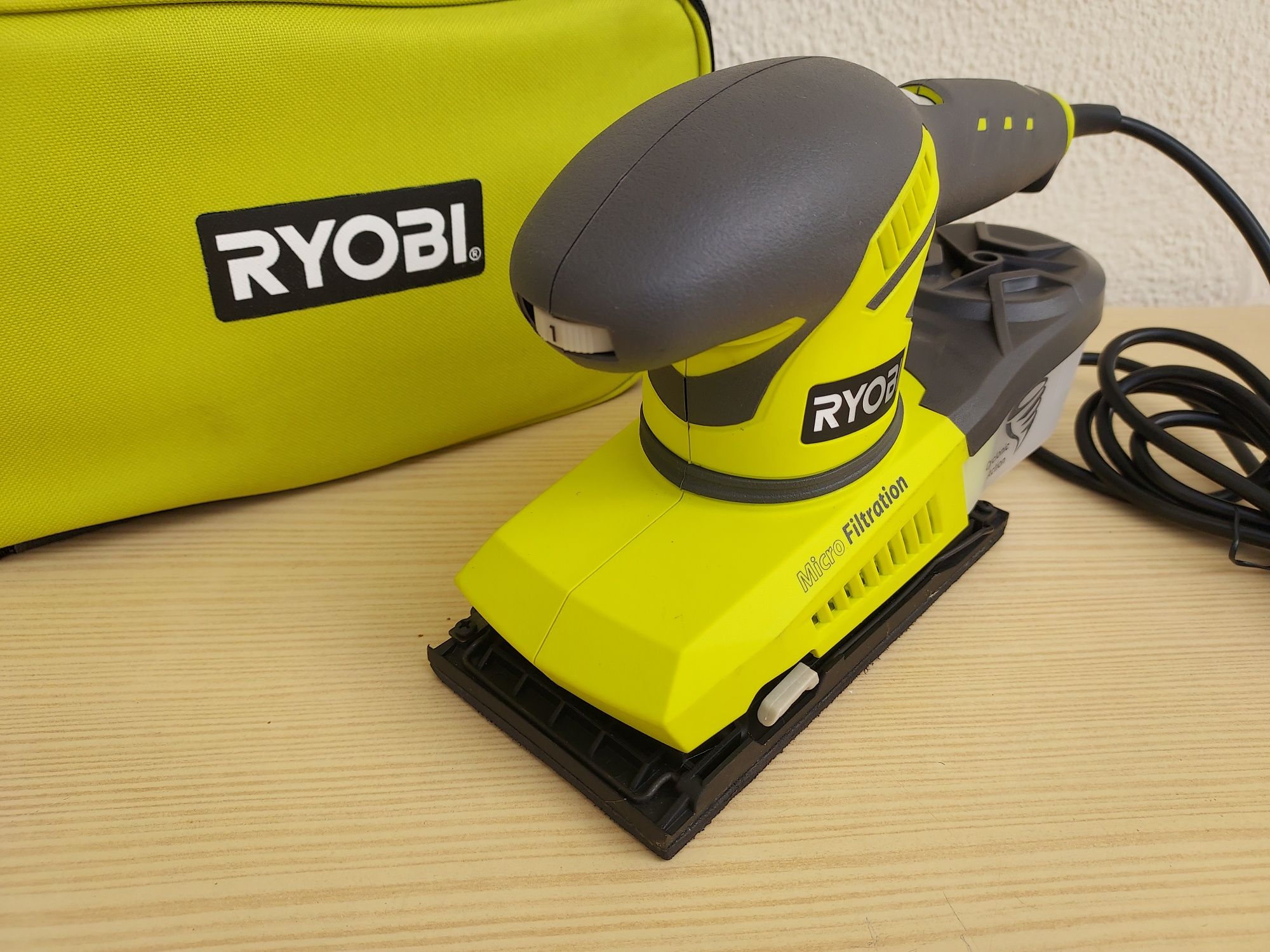 Lixadora Vibratória Elétrica Ryobi (ESS280RV)