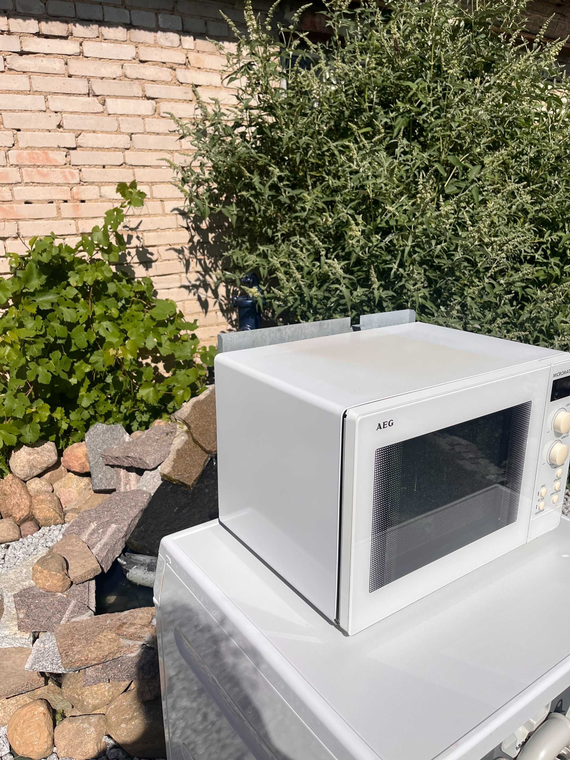 Kuchenka Mikrofalowa, Mikrofalówka AEG - Biała,900 W,Grill - Dowóz