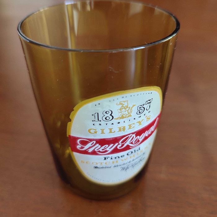 Copos de vidro escuro para Whisky ou bebidas espirituosas