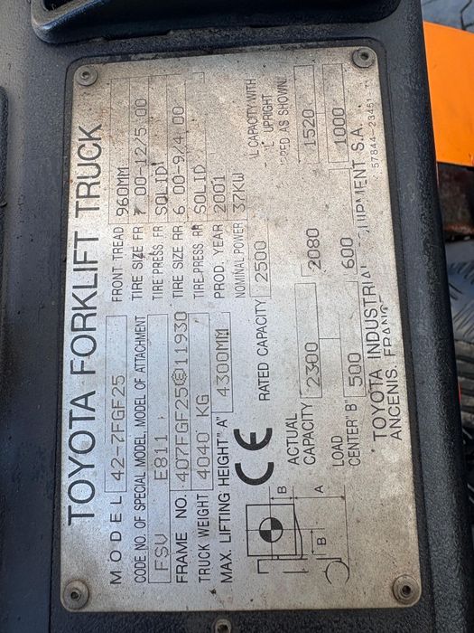 Wózek widłowy TOYOTA 7FGF25, triplex, przesuw, GAZ