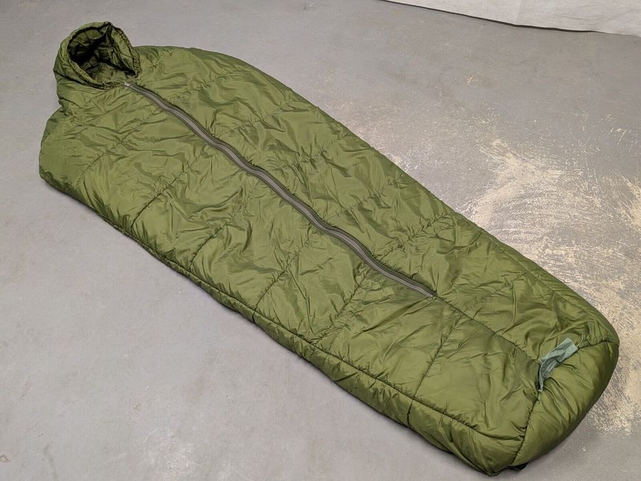 Зимовий спальний мішок Арктік армії Британії
