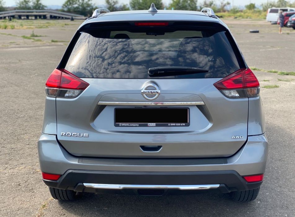 Автомобиль Nissan Rogue