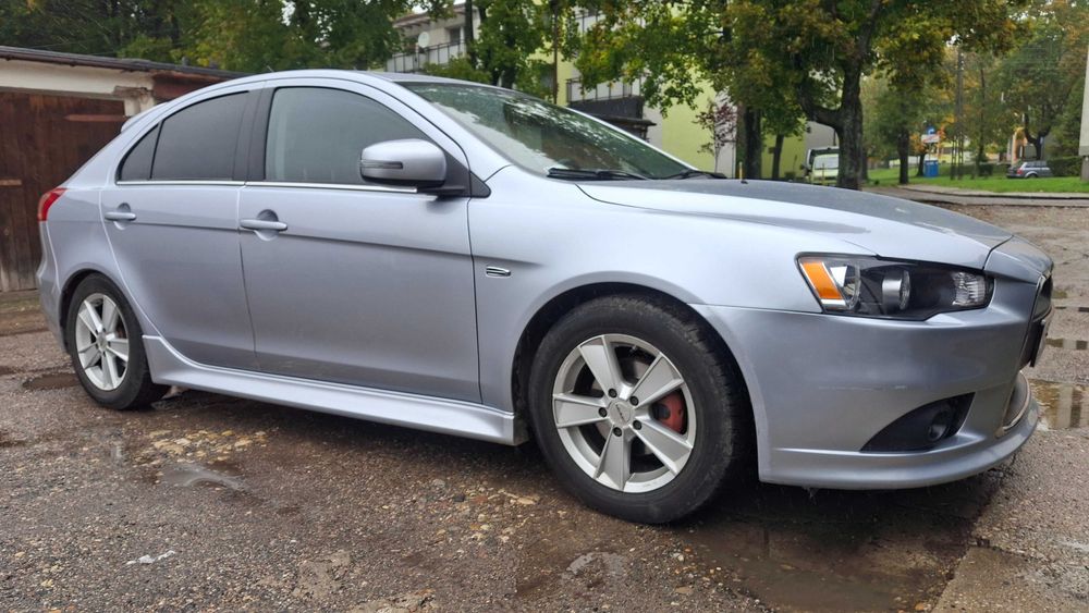 Mitsubishi Lancer 1.6 benzyna niski przebieg