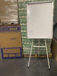 Дошка офісна магнітна маркерна  фліпчарт на тринозі BUROMAX 70x100см