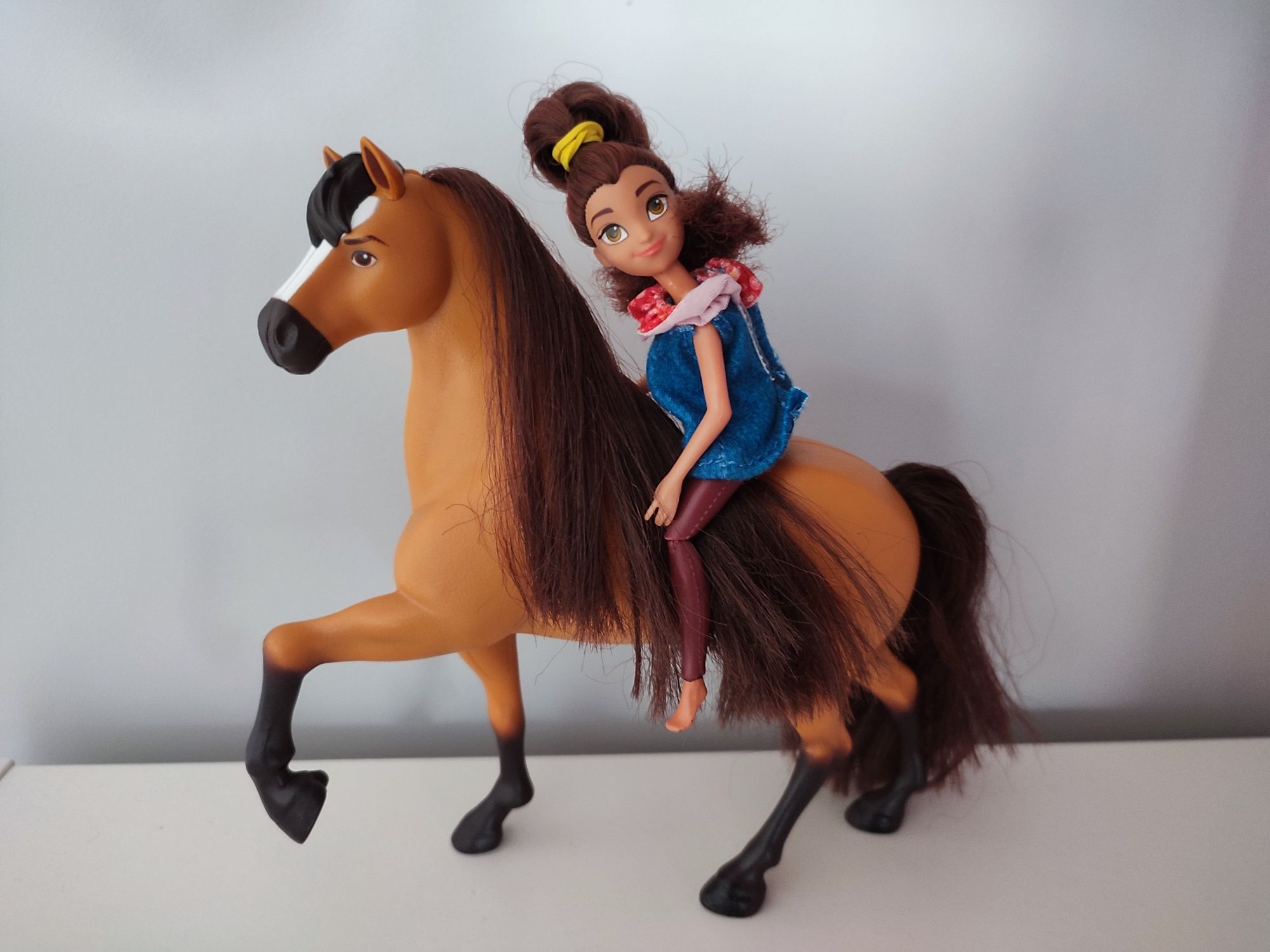 Koń z lalką, Mustang duch wolności i Lacky