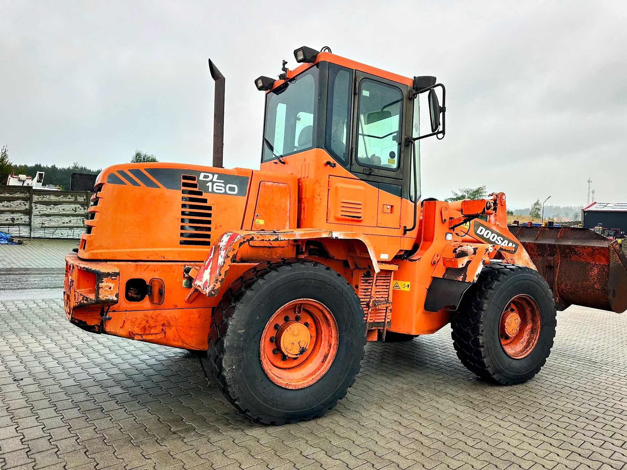 ładowarka czołowa DOOSAN DL160 waga 9000kg kamera CUMMINS 2040mtg 2010