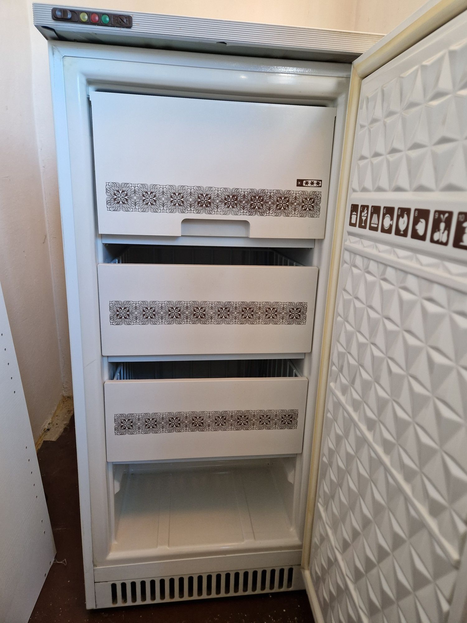 Zamrażarka szufladowa Pingwin 140 Polar