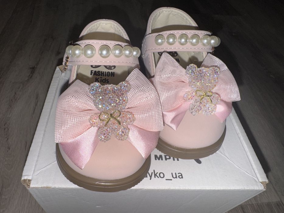 Дитячі туфлі для дівчинки