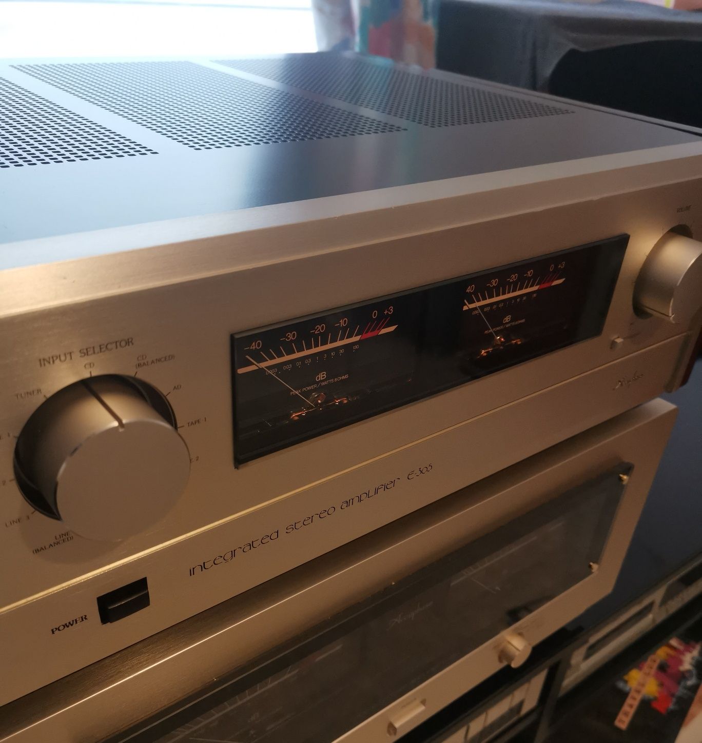 Accuphase E 305 wzmacniacz
