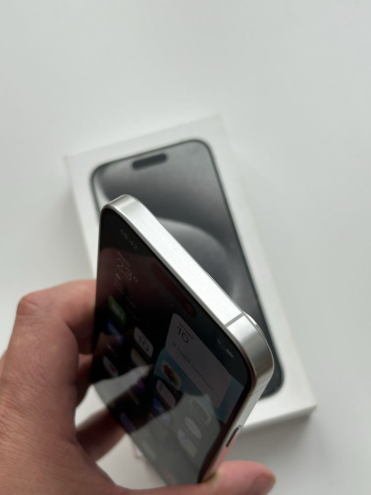 Iphone 15 pro 128 newerlock 700$