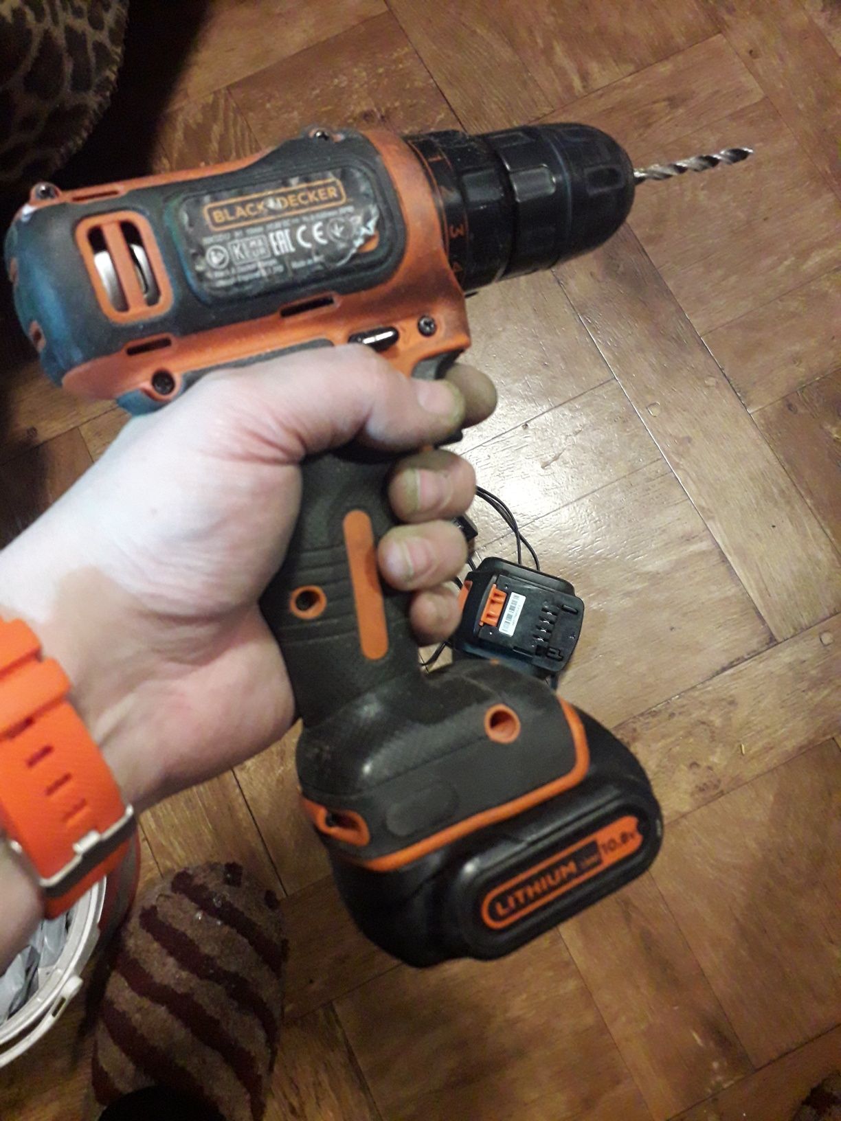 Шуруповёрт Black & Decker 12v,комплект,новые акумуляторы.