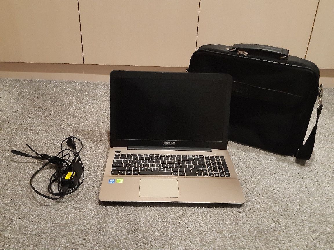 Komputer laptop notebook ASUS R556L Sprawny