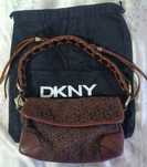 Mala senhora DNKY