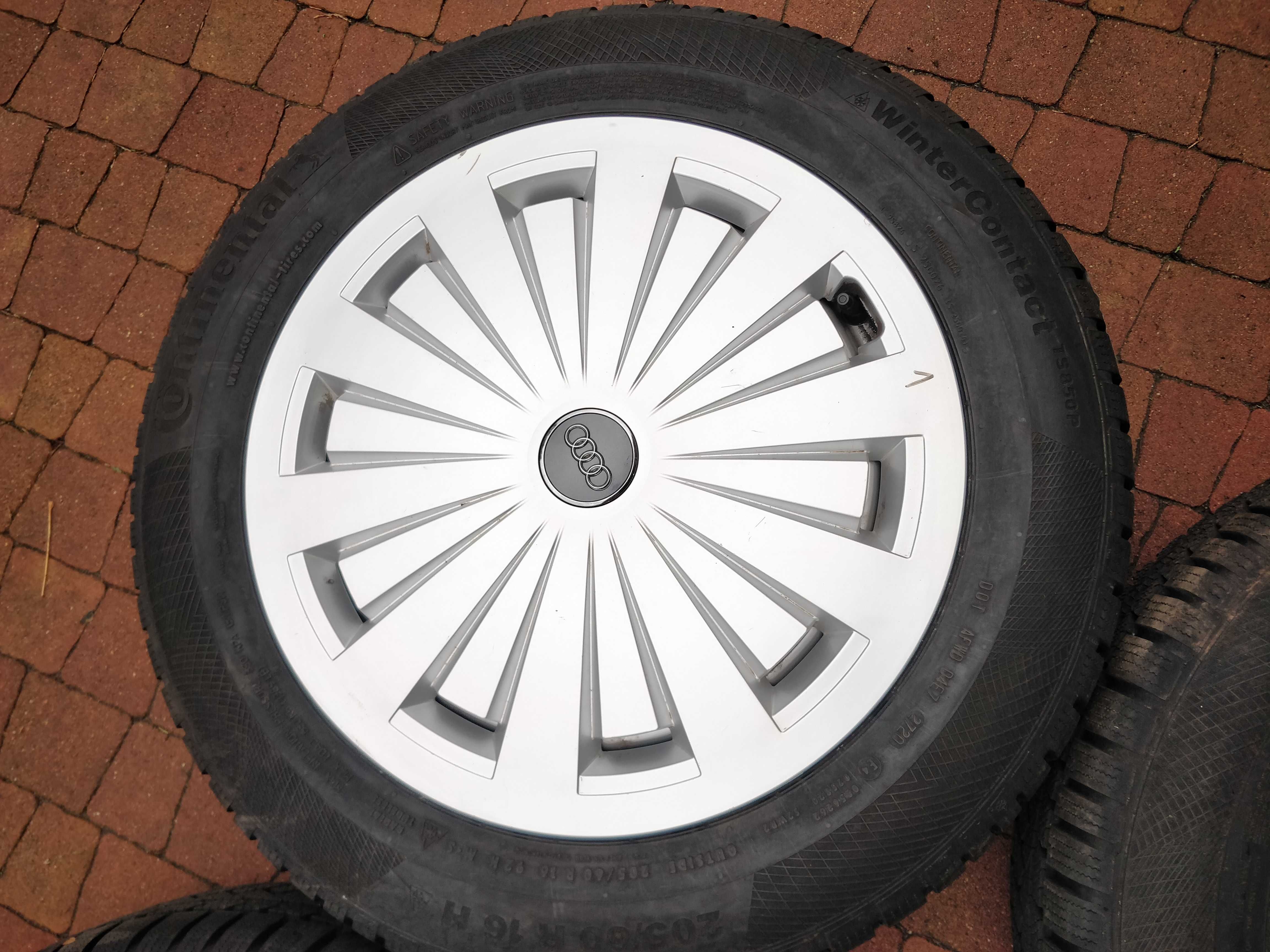 2492. Alufelgi Audi A4 B9 oryginał 8W0 7J ET35 5x112