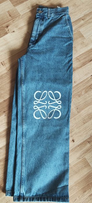 Loewe anagram jeans logo top!! r.M