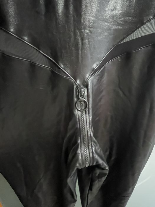 Латексний костюм великого розміру