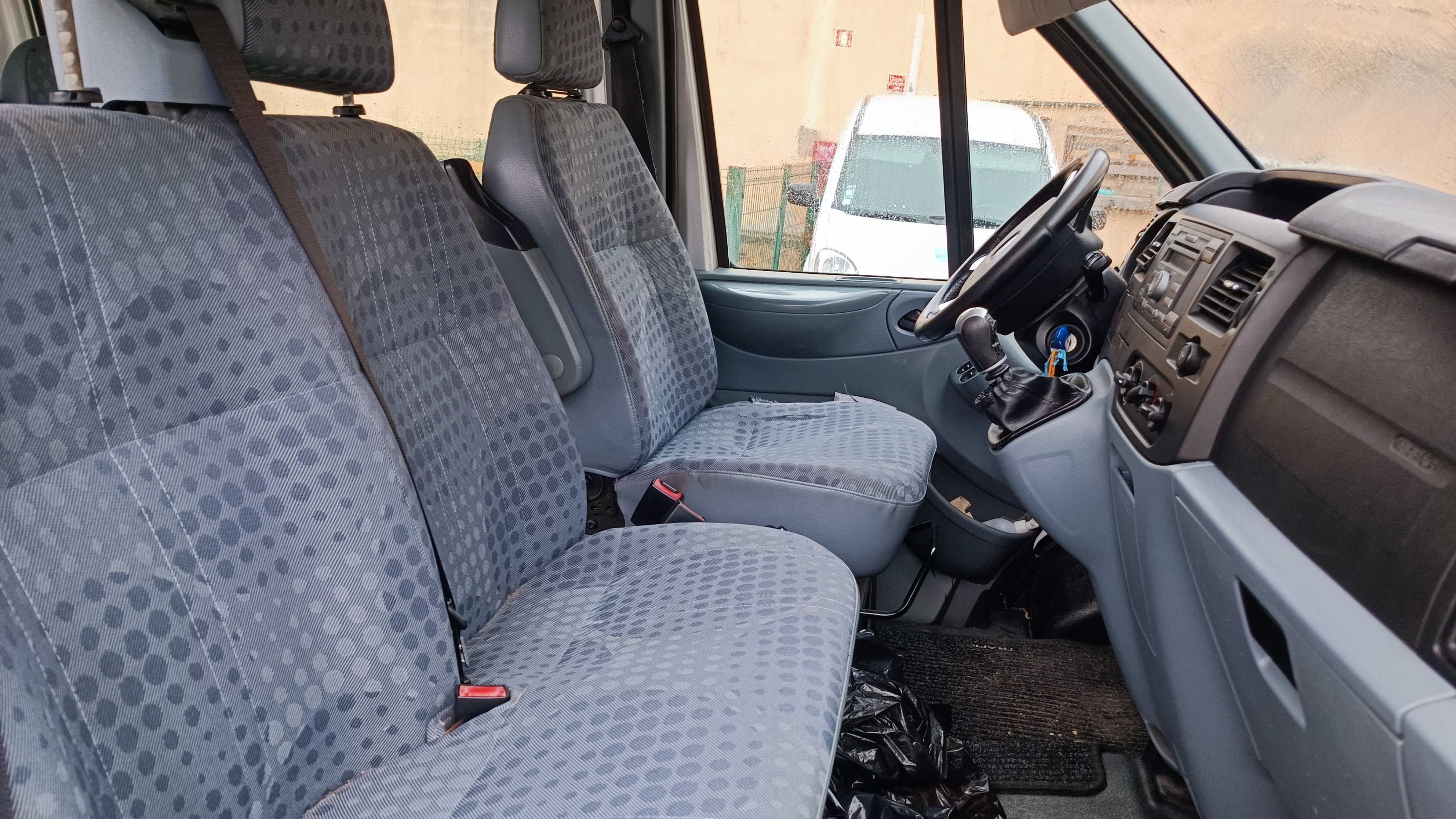 Ford Transit 9 lugares longa