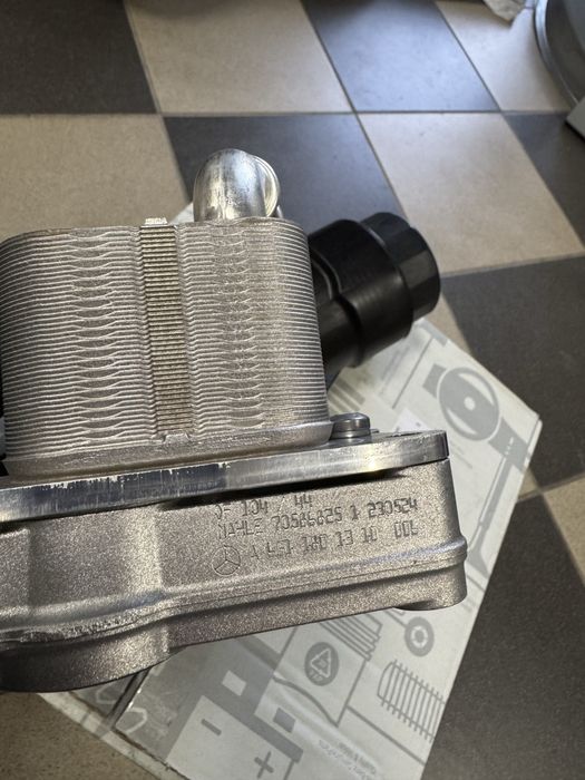 Теплообмінник OM651 2.2 радіатор масляний Sprinter W906 W907