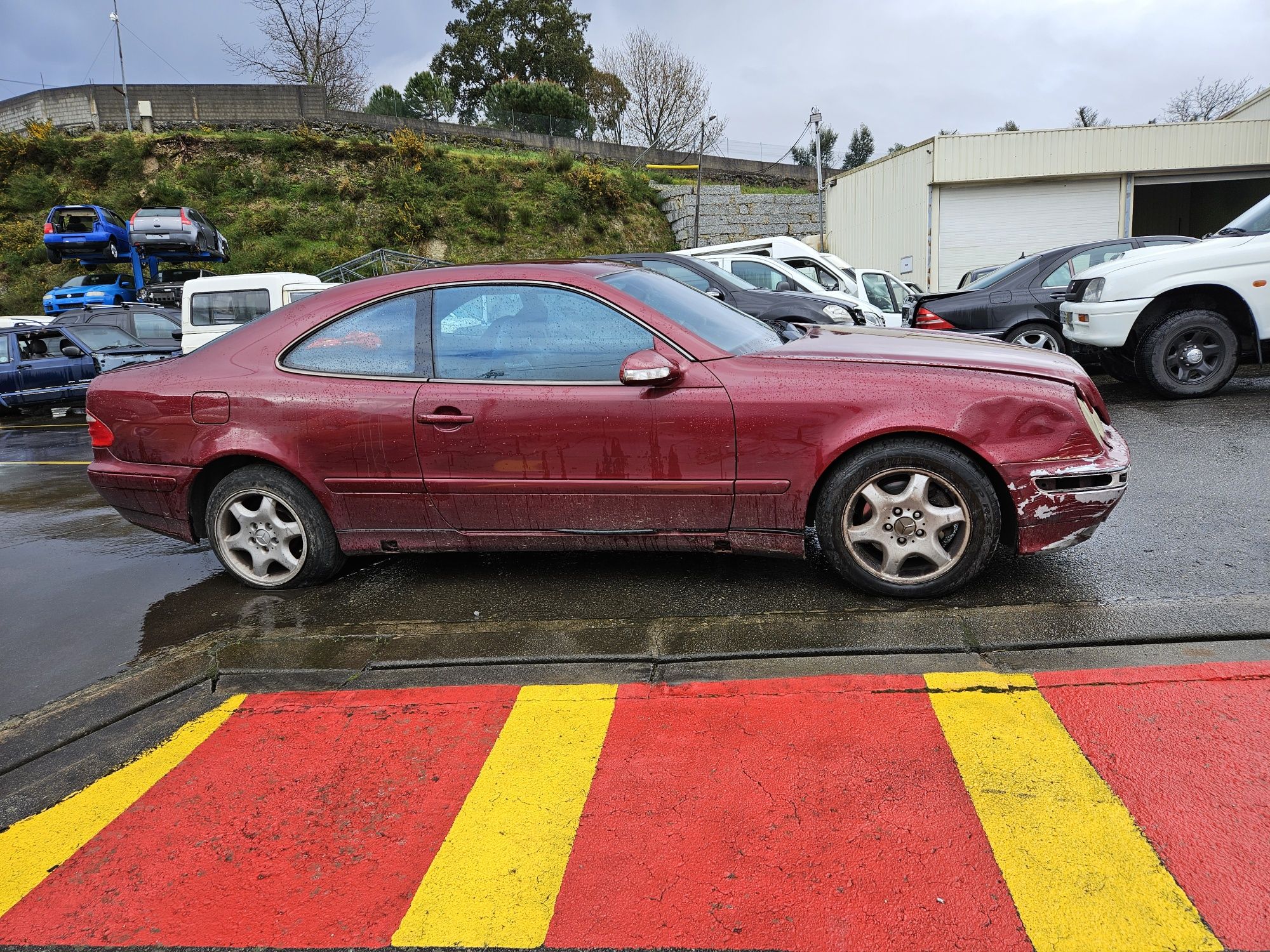 Mercedes-Benz CLK 320 W208 de 1999 para peças