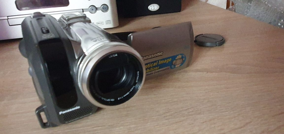 Цифровая фото-видеокамера  PANASONIC NV GS330 . Mabe in Japan.