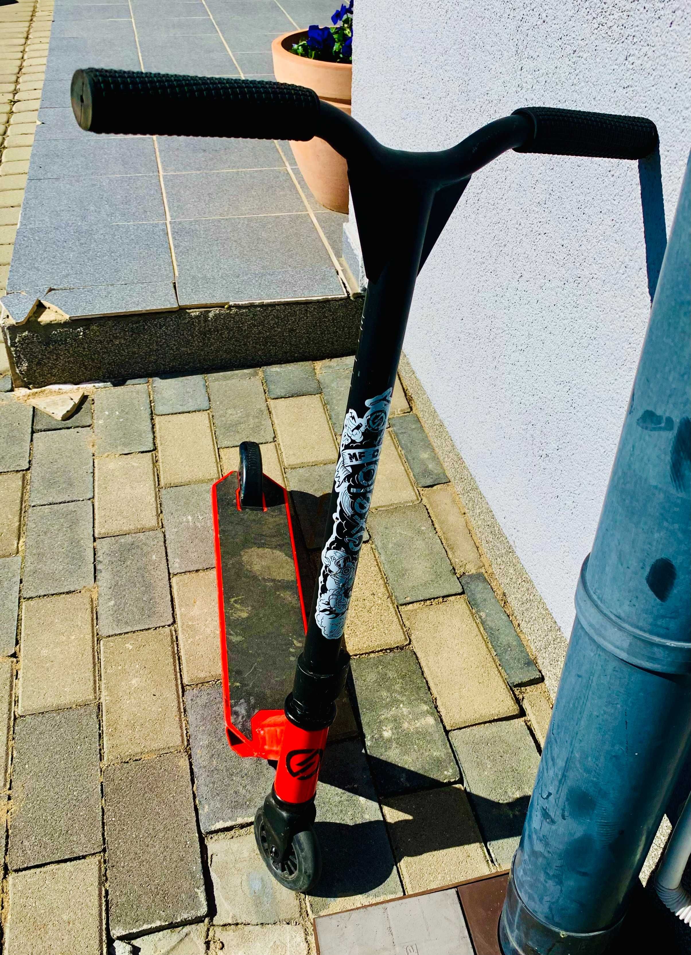 Hulajnoga wyczynowa do tricków czerwona OXELO SCOOTERS