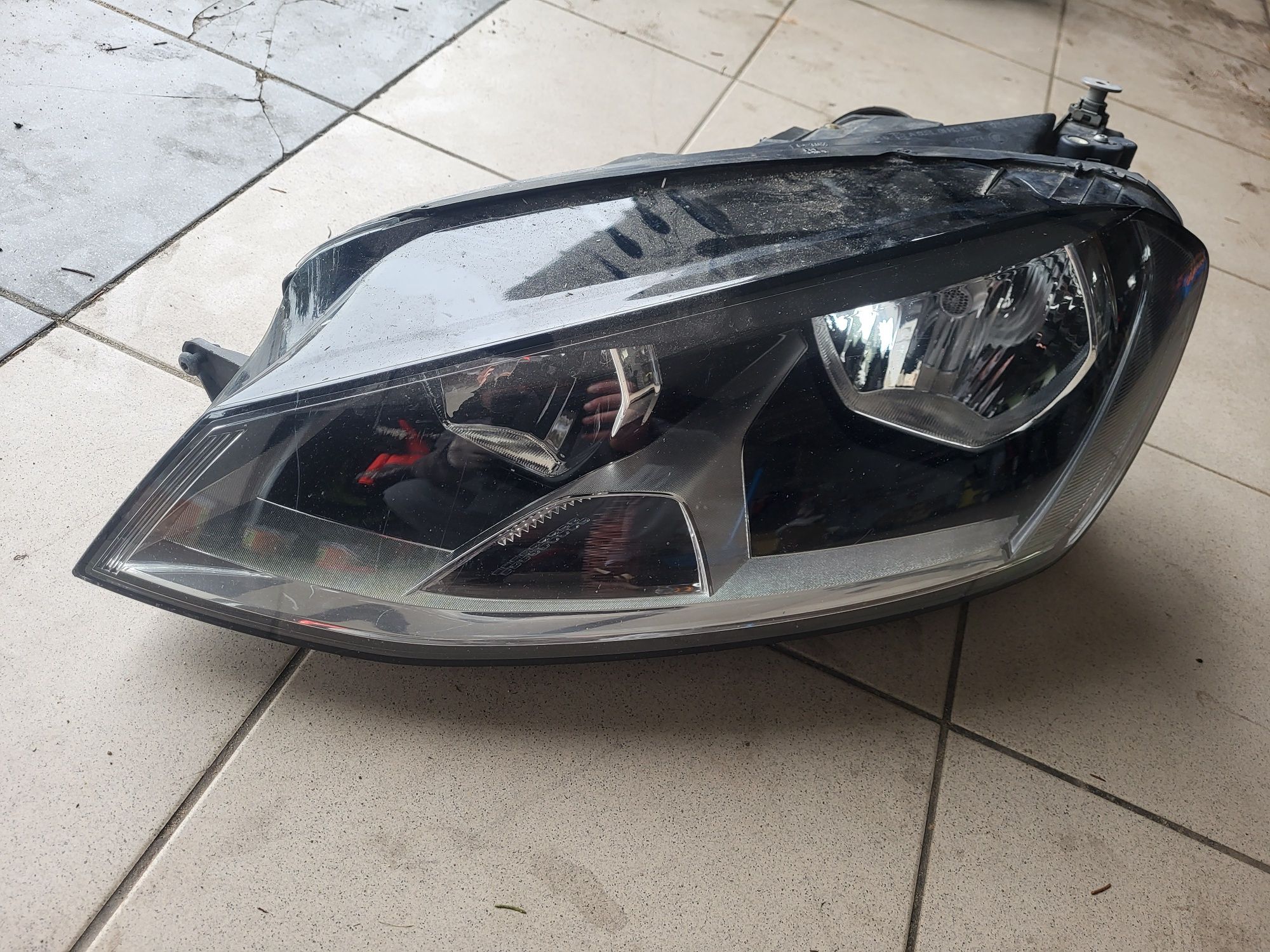 Lampa lewa golf 7