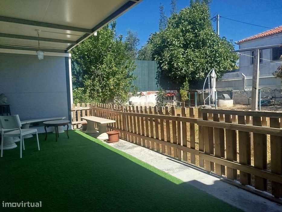 Moradia (avos) T2 +1  315m2 na  Sobreda