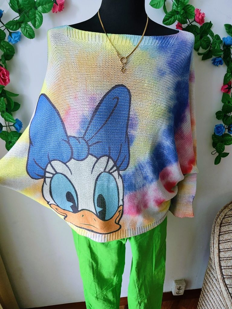 Kolorowy sweter oversize z Daisy duck styl disney tie-dye modny look