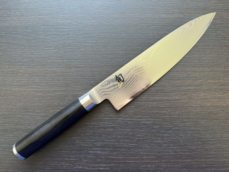 Японський професійний кухонний шеф-ніж Shun Classic