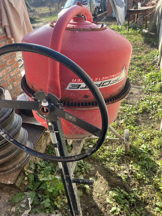 Продам бетономешалку