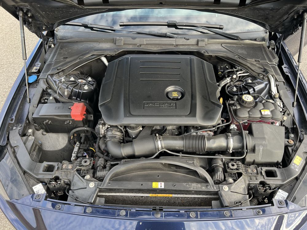 JAGUAR XE 2.0 180D Cx. Auto
