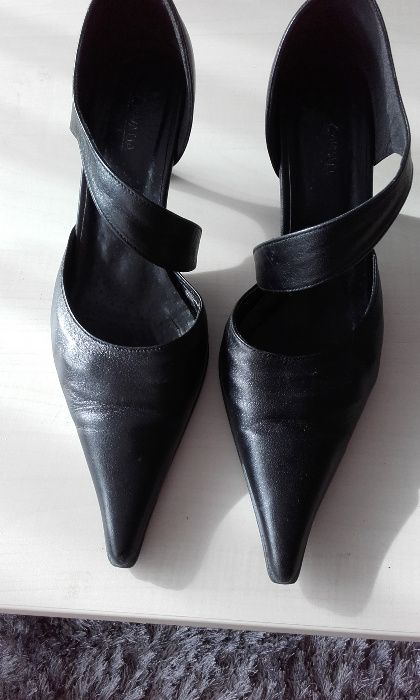 Szpilki czarne skórzane, rozmiar 38.