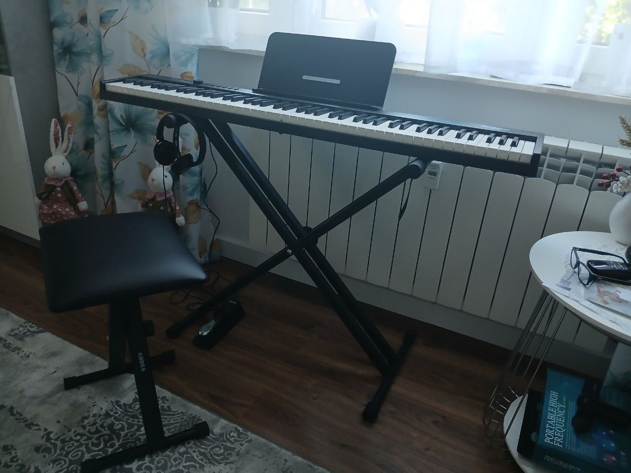 pianino elektryczne ze stojakiem