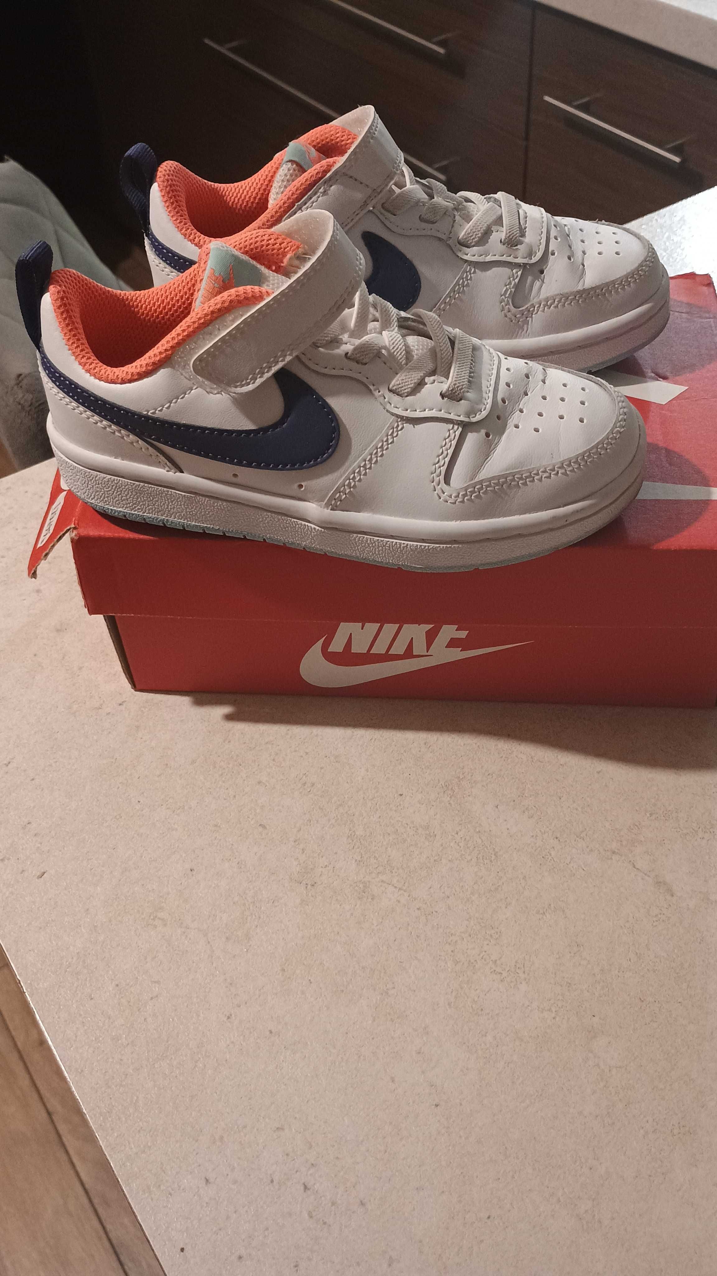 Buty dziecięce NIKE roz. 28 stan idealny