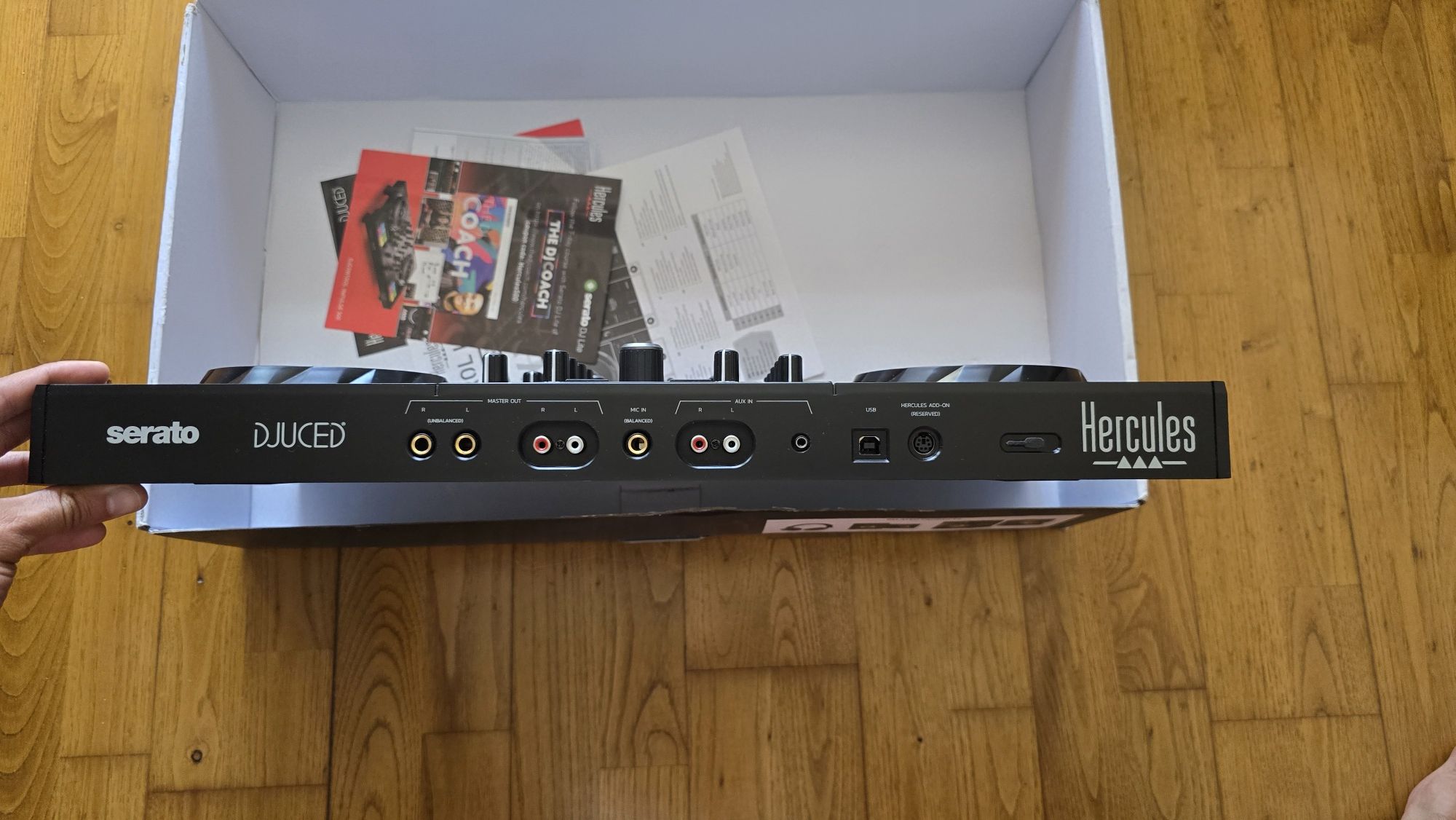 Controladora DJ Hercules DJControl Inpulse 500 para Serato e DJUCED