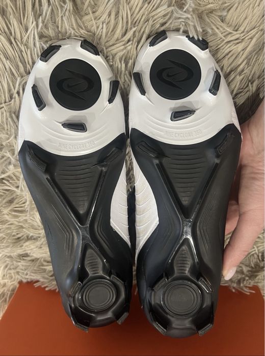 Бутси кросівки футбольні Nike Phantom Luna 2 Academy US 8,5 UK 7,5