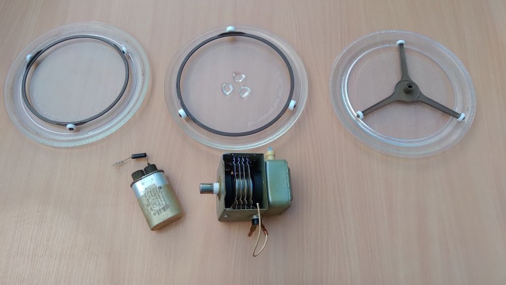 Подносы (тарелки) и другое от микроволновых печей