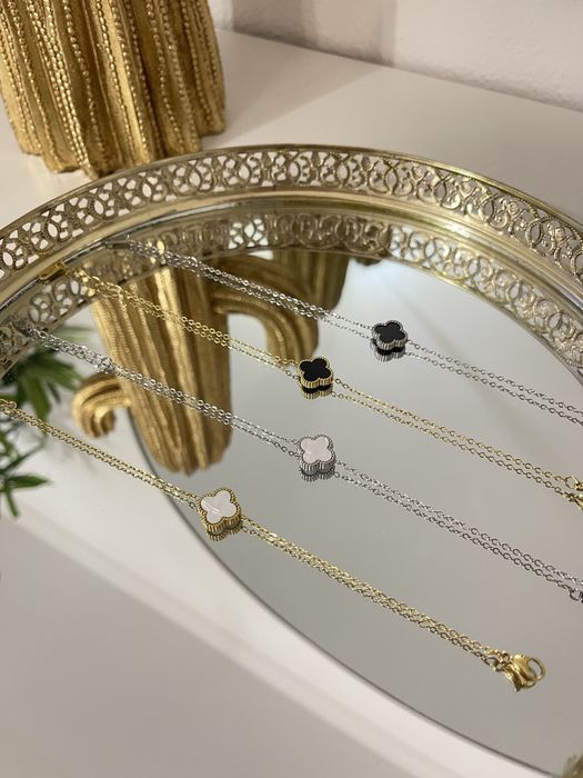 Colares brincos e pulseiras  TREVO