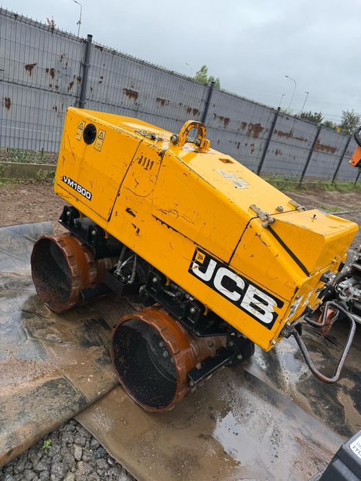 Walec okołkowany JCB VM1500