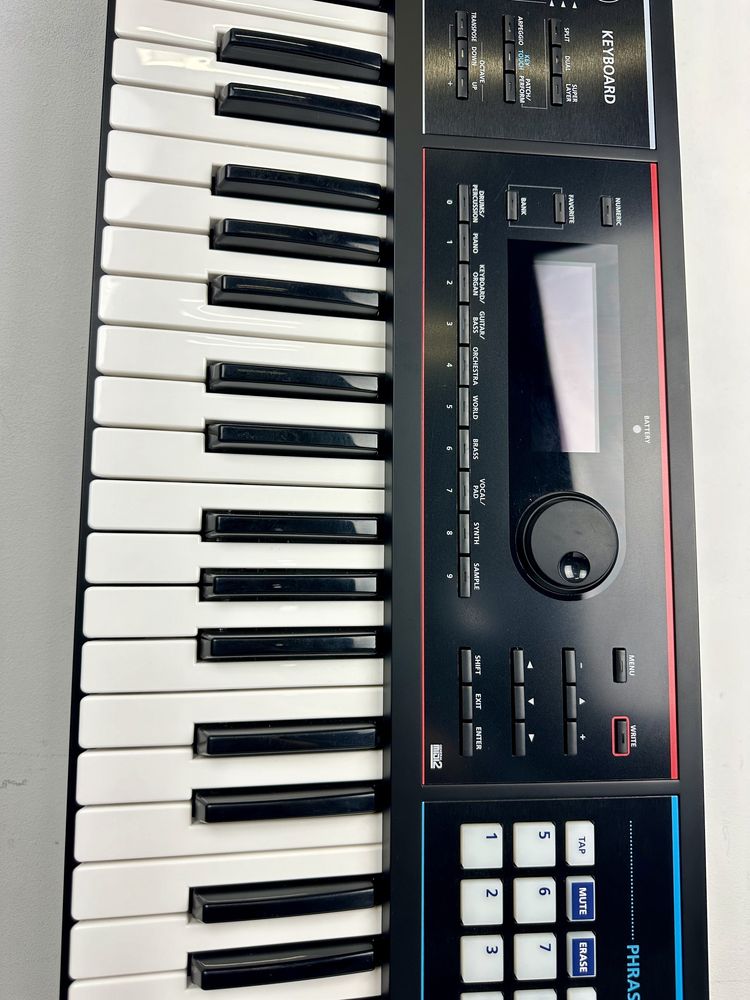 Roland Juno DS-61 роланд джуно