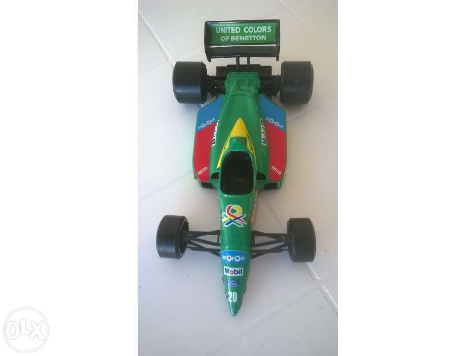 Carro de Formula 1 da marca Burago