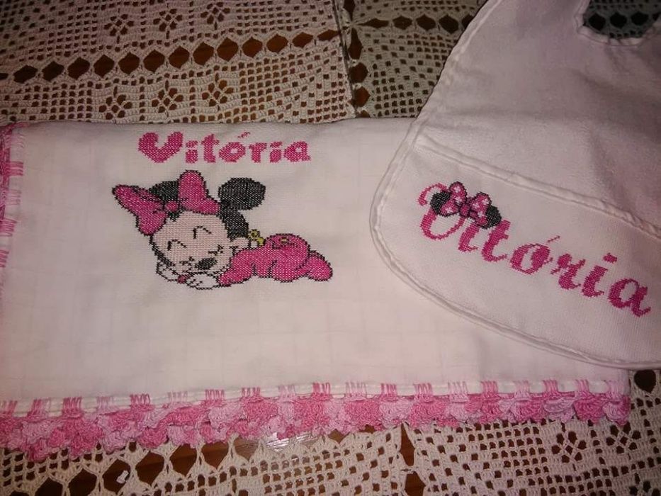 Conjunto fralda com babete e fitinha