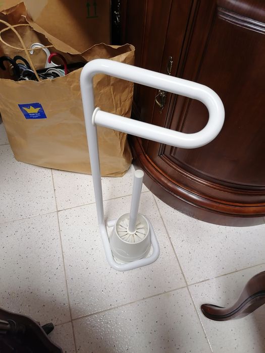 Suporte de chão para wc