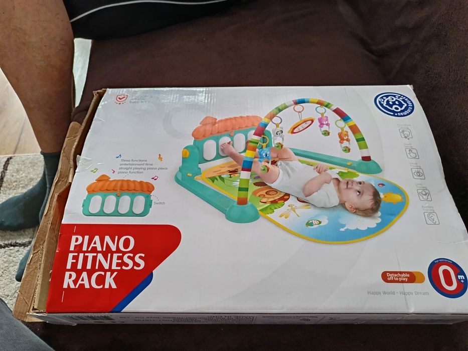 Piano fitness rack