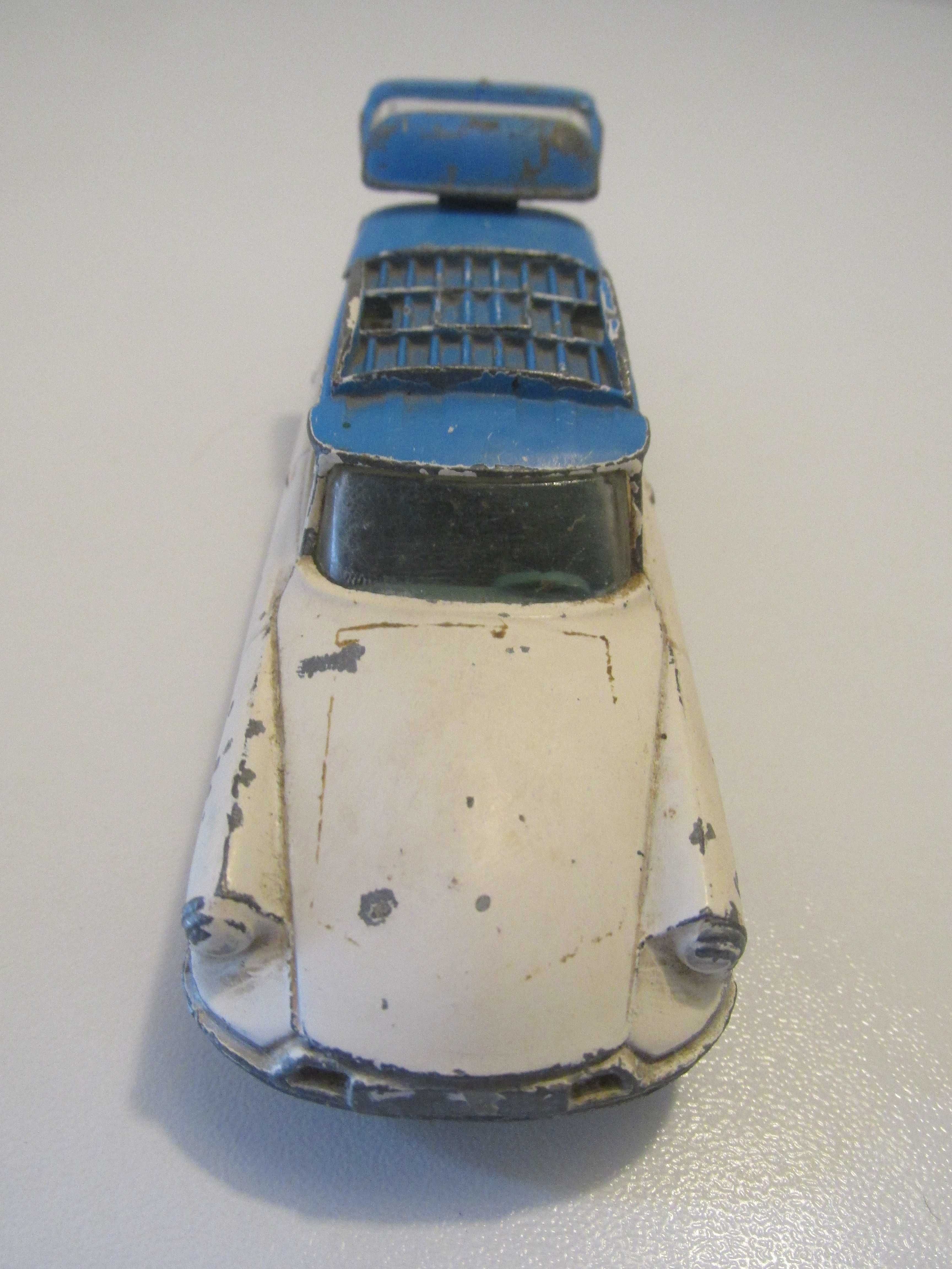 Carrinha miniatura Citroen DS com banco traseiro reclinável