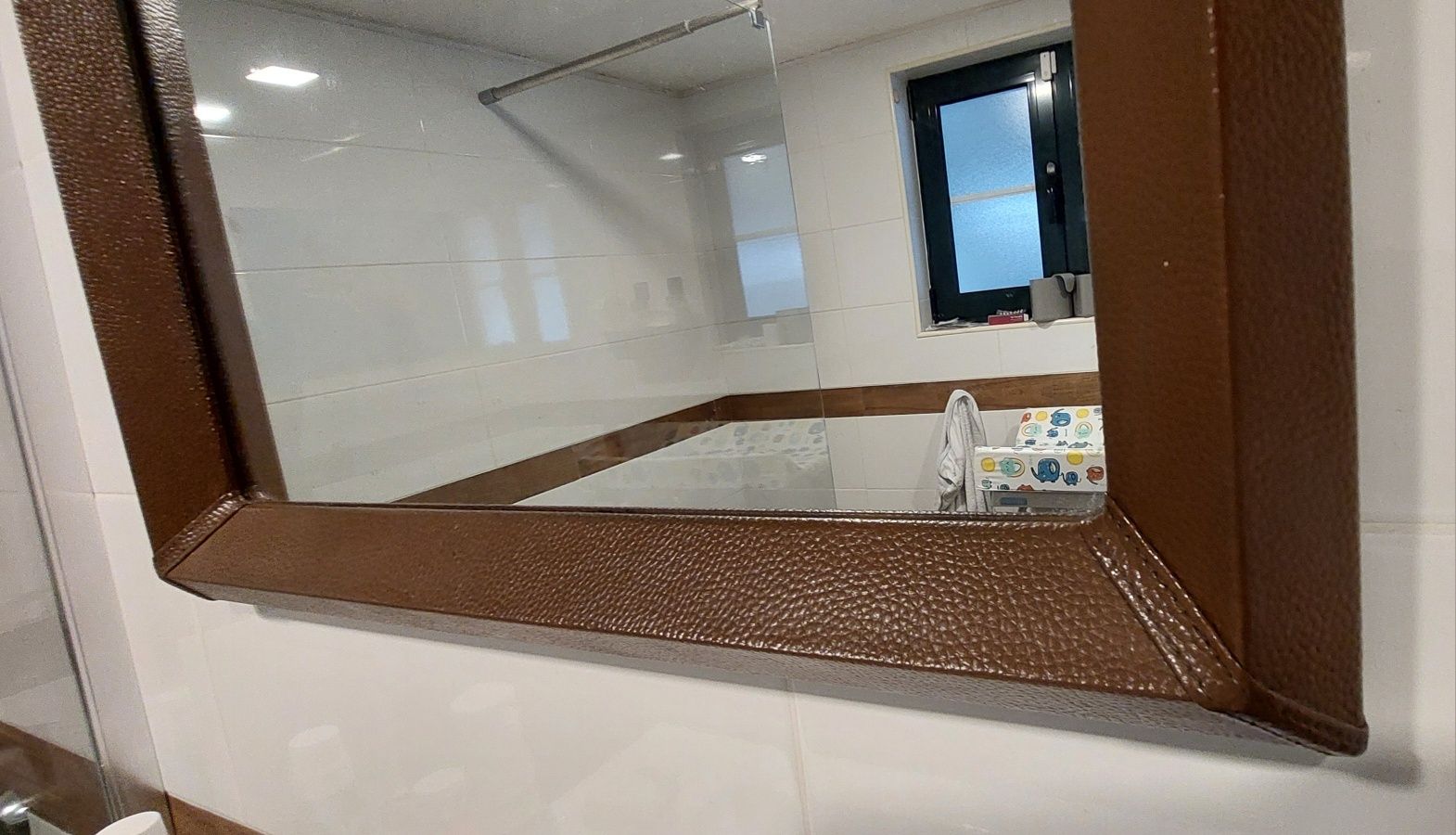 Espelho de casa de banho WC ou quarto em castanho com 60cm