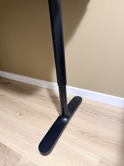 Biurko BEKANT Ikea 140x60cm JAK NOWE