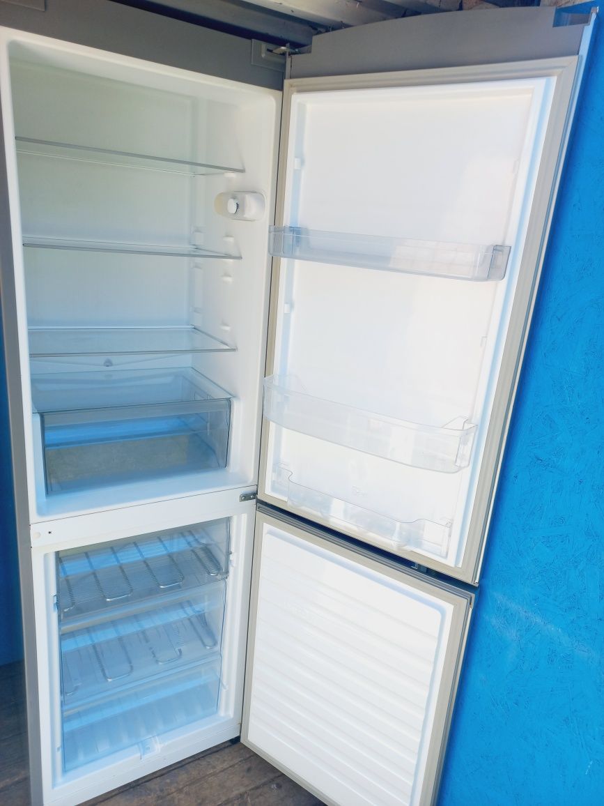 Lodówka Whirlpool Srebrna 100% Sprawna Transport